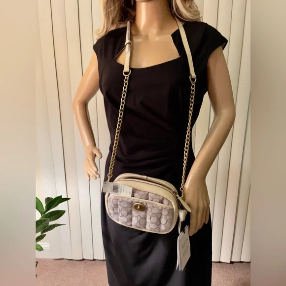 💎RARE NWT AUTHENTIC COACH Signature Jacquard Small Camera Bag💎 - Picture 7 of 16